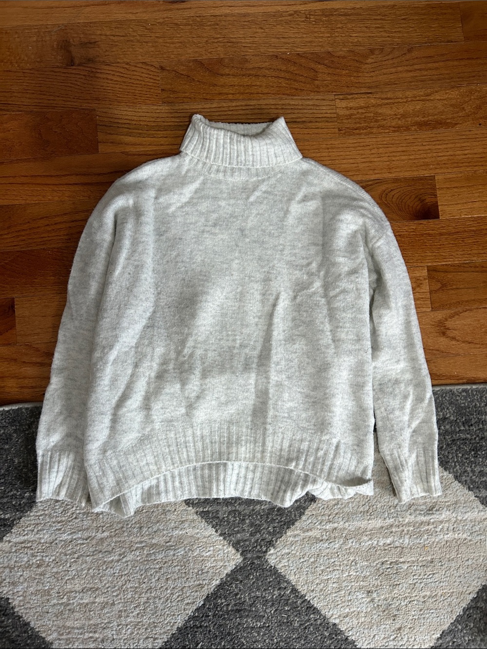 Lord & Taylor multicolor white/Gray Turtleneck Sweater - Picture 1 of 4